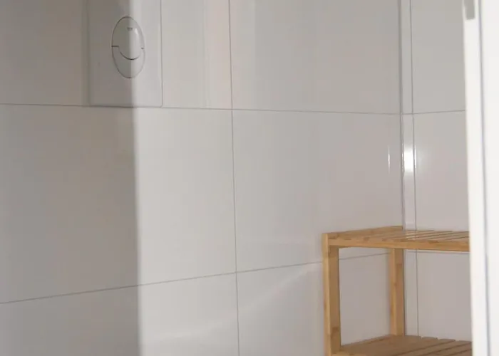 Monteurswohnung - - 5 Personen *